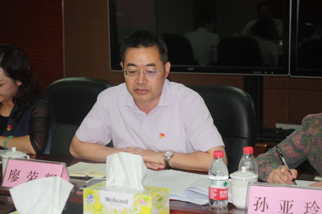 省委教育工委组织处廖荣辉处长作重要讲话